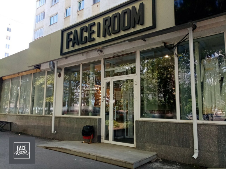 FaceRoom