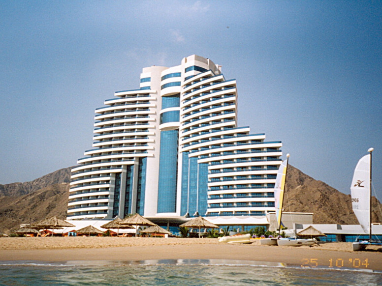 Le Meridien Al Aqah Beach Resort