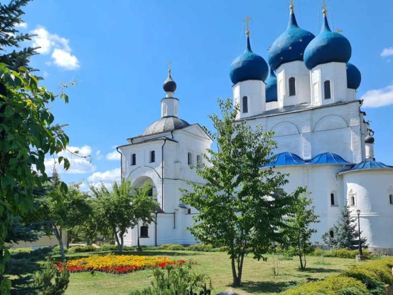 Монастырская трапеза