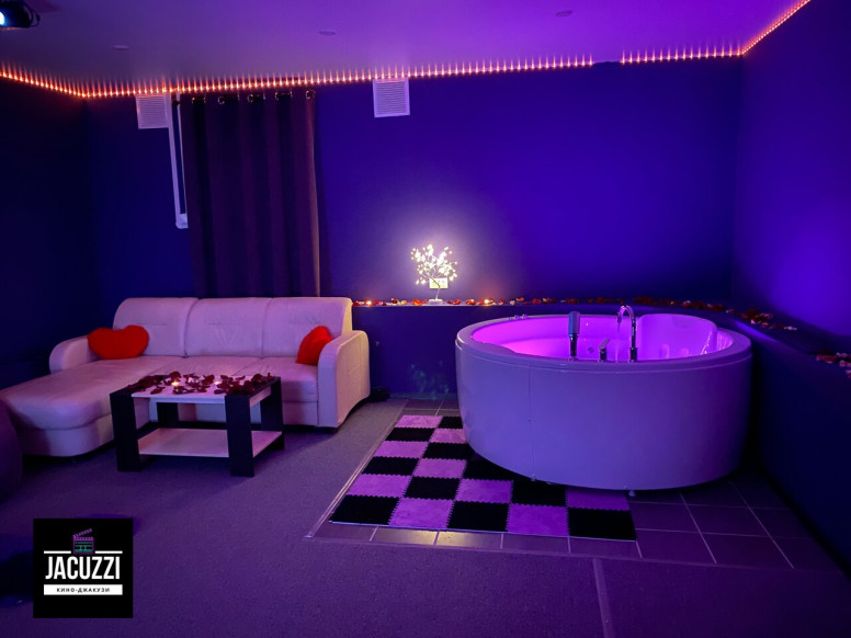 Jacuzzi Lounge