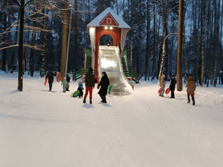 Центральный городской парк, администрация