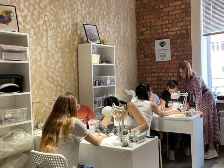 Top Level Nail School