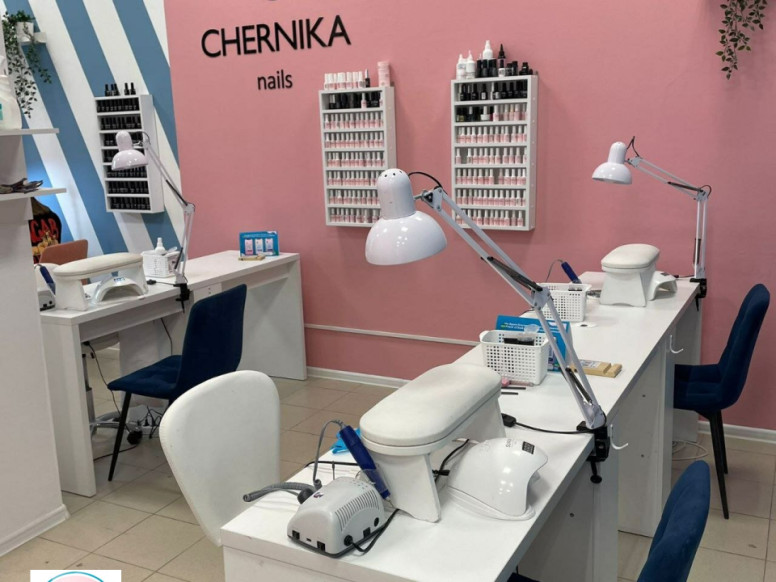 Chernika nails