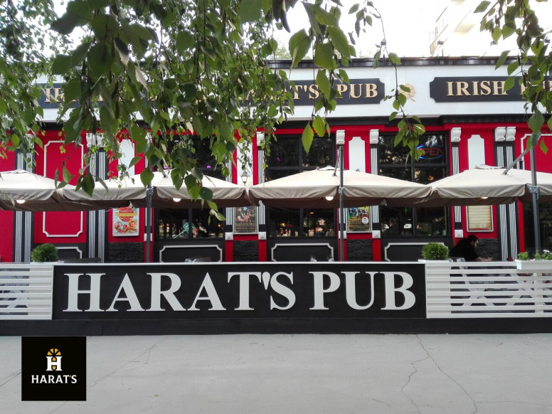 Harat's pub