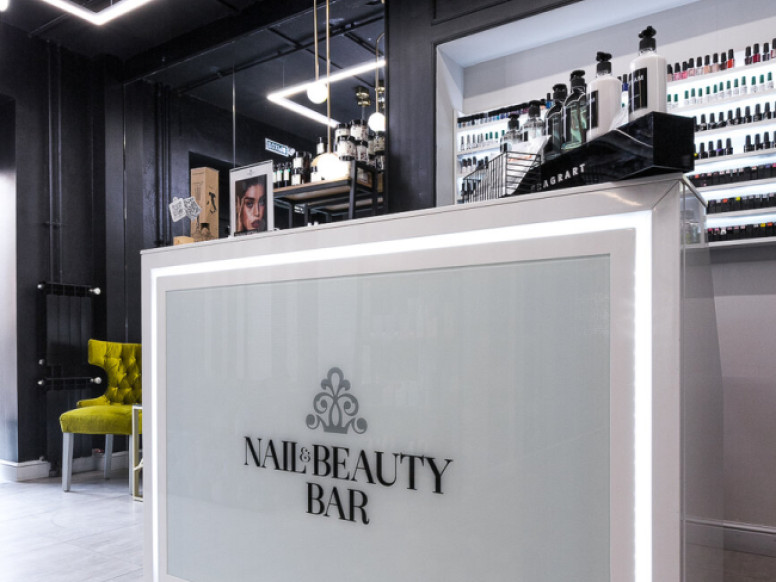 Nail & Beauty Bar