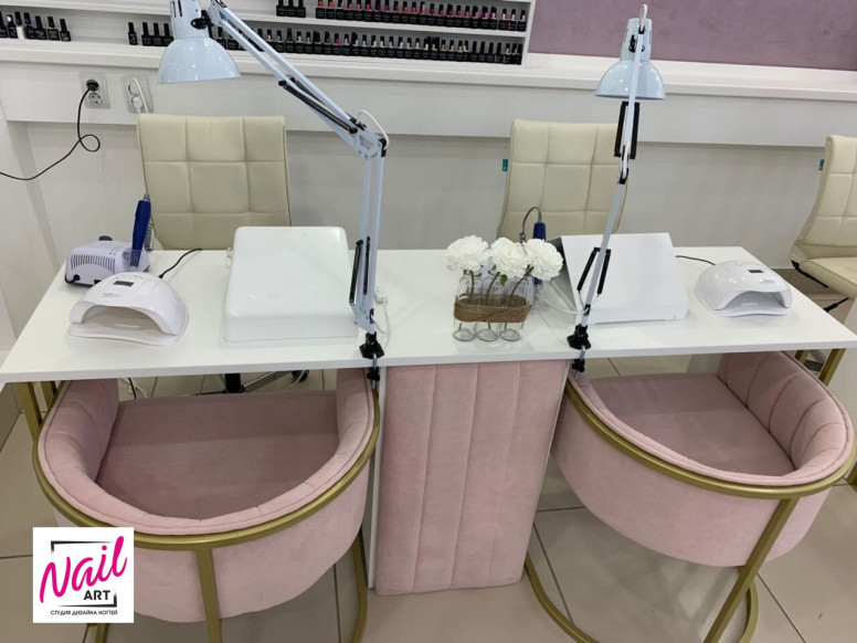 Nail art studio